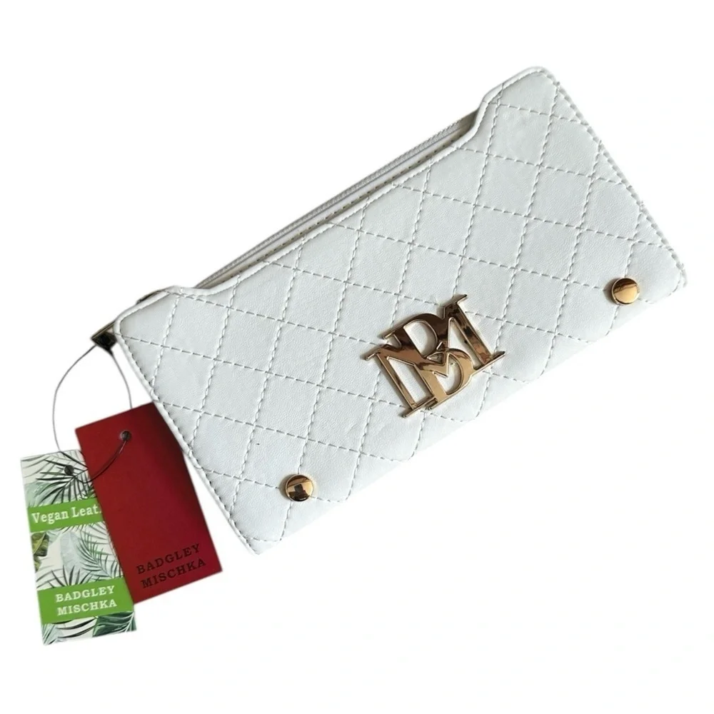 Badgley Mischka Long Cards Wallet NWT White & Gold Classic Quilted Design Slim